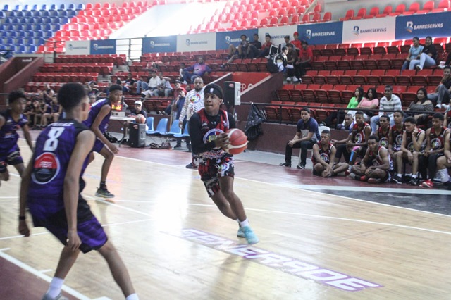  Santa Rosa y  Vicente Aquilino Santos avanzan a final de Grupos Promo Basket copa INEFI