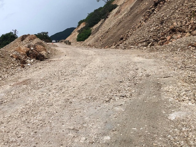  Obras Públicas dispone por prevención cierre total del tránsito por tramo El Derrumbao, en carretera Barahona- Enriquillo