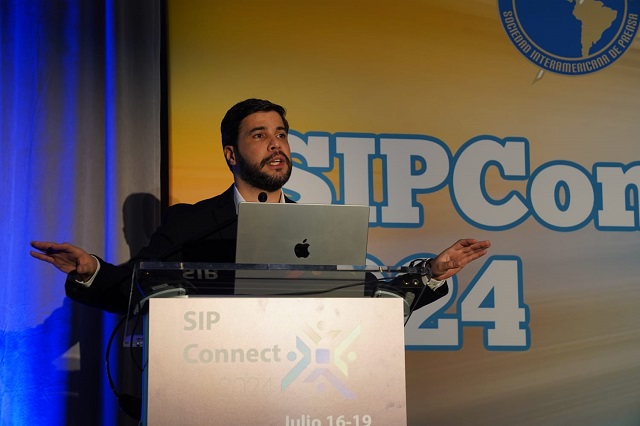  «Innovar en los modelos o desaparecer»: Arturo López Valerio lanza advertencia en SIP Connect 2024