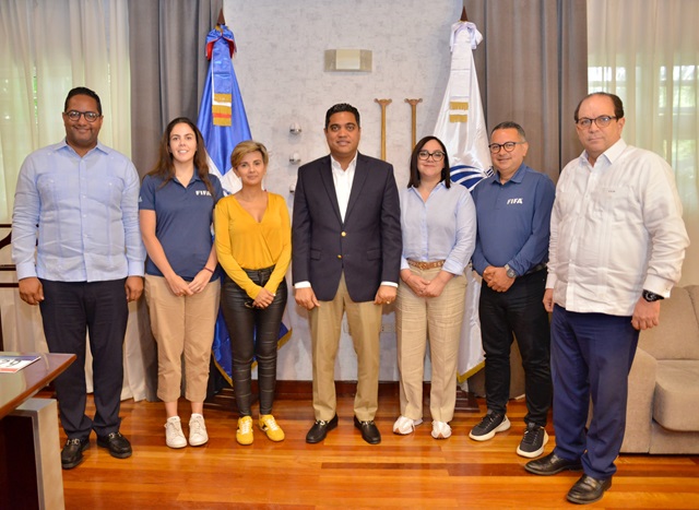  Ministro de Deportes reafirma apoyo del Gobierno al Mundial Femenino de Fútbol Sub-17