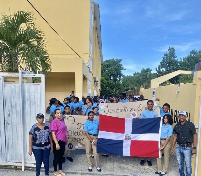  Politécnico Profesor Juan Bosch llama a fomentar paz en las aulas y en las familias con valores cristianos 