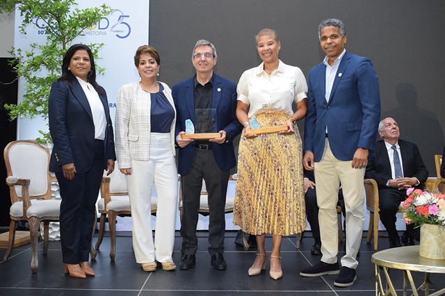  Colegio Dominicano de Odontólogos entregó reconocimiento a miembros honoríficos, pasados presidentes y al mérito internacional