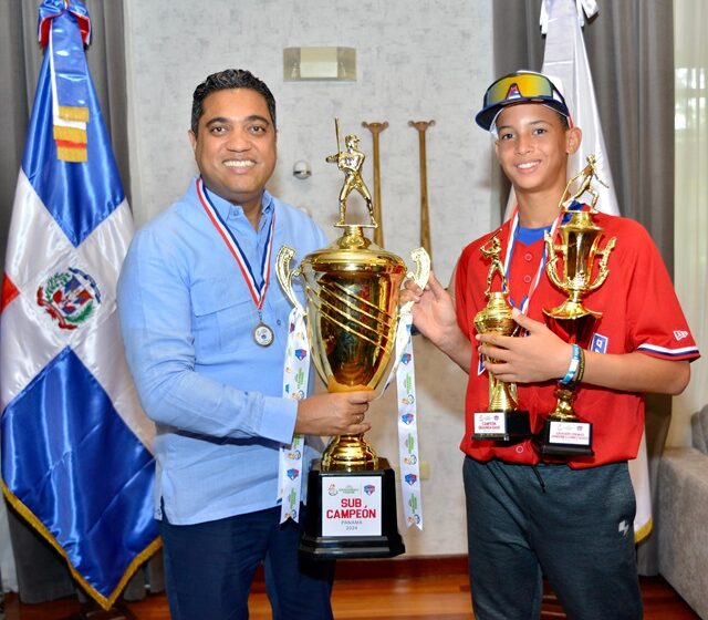  Kelvin Cruz resalta la brillante actuación de la selección de béisbol U-12