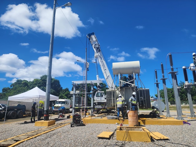  EDENORTE instala transformador de mayor potencia para eficientizar servicio eléctrico en Sosúa