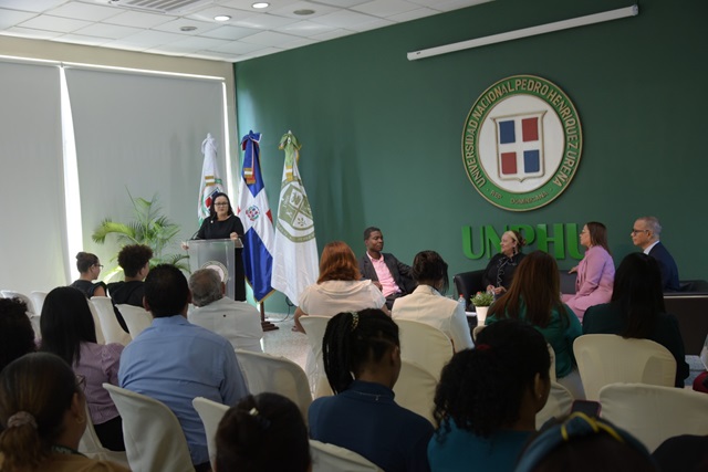  Abordan la importancia de la salud mental durante el conversatorio “Retos y Desafíos de la Salud Mental en el país”