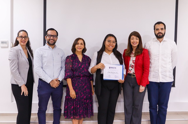  Universidad APEC y APAP culminan primera cohorte del Programa de Formación Continua SOMOS APAP