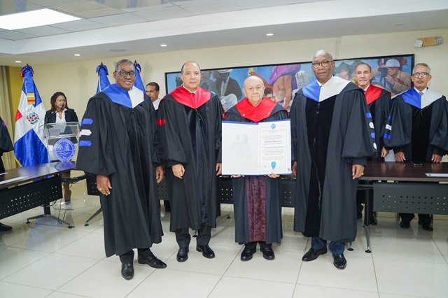  UASD inviste Profesor Honorario  al Dr. Franklyn Holguín Haché, rector de Unapec