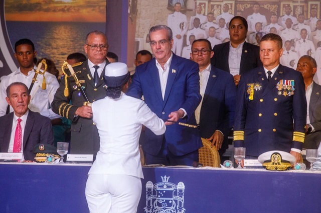  Presidente Abinader encabezó graduación Septuagésima Tercera Promoción de Damas y Caballeros Guardiamarinas