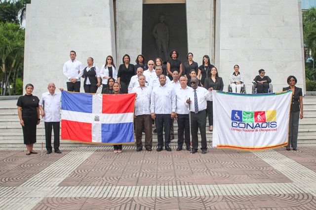  Conadis conmemora el Mes de la Patria