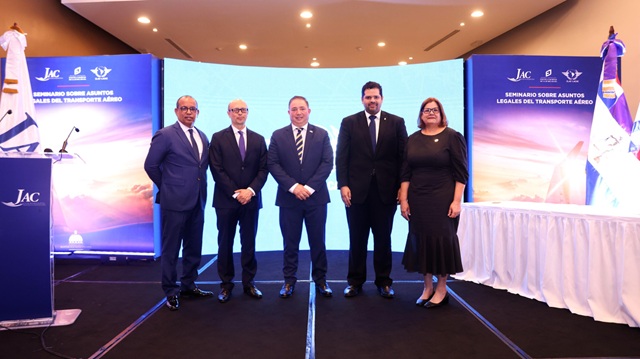  Autoridades de aviación civil y miembros del poder judicial abordan normas de protección al consumidor