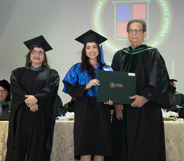  UNPHU gradúa a 463 nuevos profesionales
