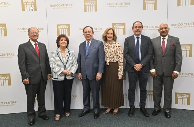  Valdez Albizu dice libros Emely Tueni y Luis Toirac fortalecen la literatura dominicana