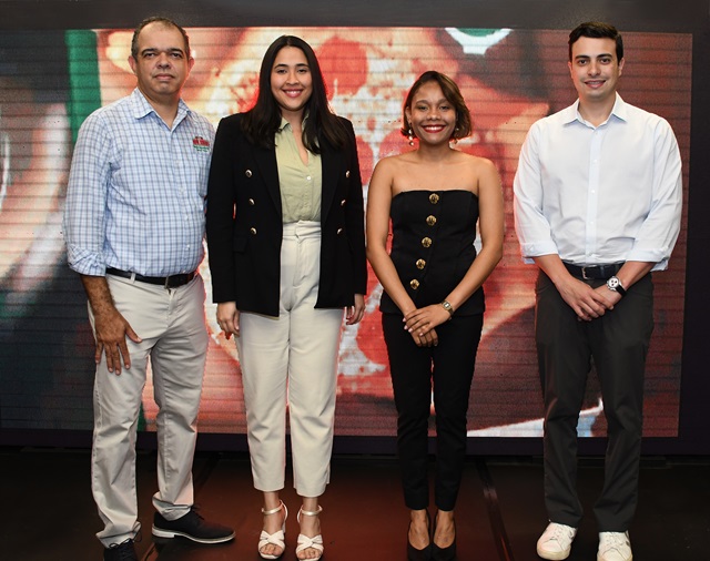  Presentan nueva pizza Star Pizza de Papa Johns