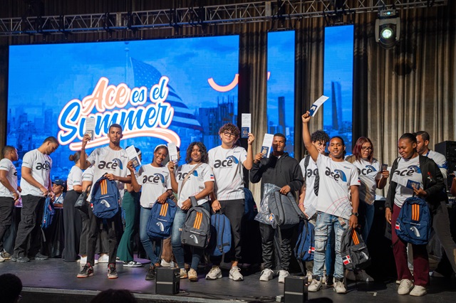  Visan a más de 3,500 estudiantes como parte del programa Summer Work and Travel 2025