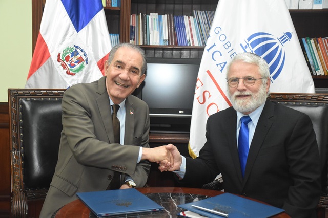  MESCYT y Fordham University de EE. UU. firman acuerdo para dotar de becas a estudiantes dominicanos con carreras STEAM