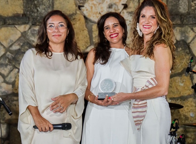  Fundación Tropicalia recibe el Community Impact Award por su labor con niñas en Miches