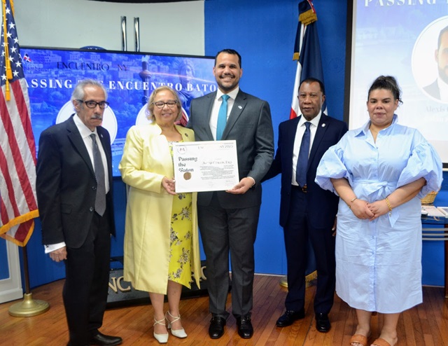  Reconocen en NY abogado dominicano por liderazgo en comunidad jurídica criolla