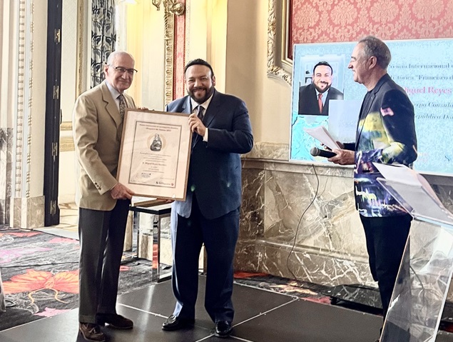  Miguel Reyes Sánchez gana Premio Internacional de Investigación Histórica “Francisco de Vitoria” 2025