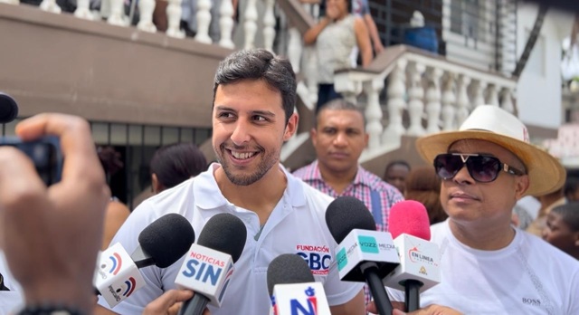  Más de 300 personas beneficiadas en jornada de salud de Raymond Rodríguez y Fundación GBC en Km. 8 de la Carretera Sánchez, DN