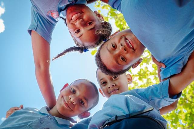  El año escolar 2025-2026 arranca con actos simultáneos en los 122 distritos escolares