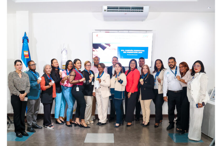  Departamento Aeroportuario entrega “Reconocimiento al Mérito” a empleados