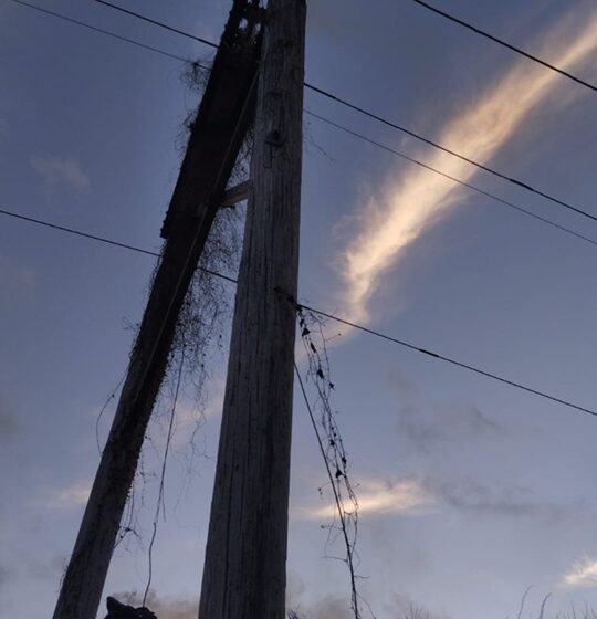  Edesur denuncia fuego intencional a estructura de redes eléctricas en Barahona