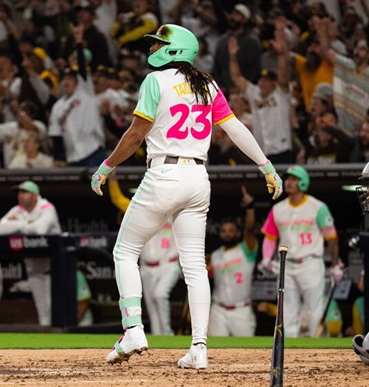  Tatis la bota por tercer juego seguido y Padres repiten la dosis a D-backs