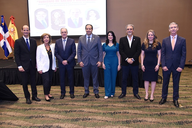  Comité de Turismo de CAMACOESRD organizó el panel “Turismo de salud y bienestar: nuevas oportunidades para el turismo de RD”