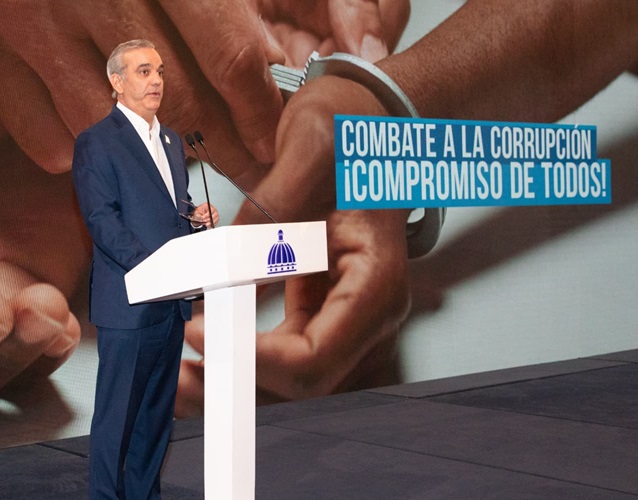  Presidente Abinader advierte sobre sanciones drásticas en términos de justicia para quienes sustraigan fondos públicos, especialmente de salud