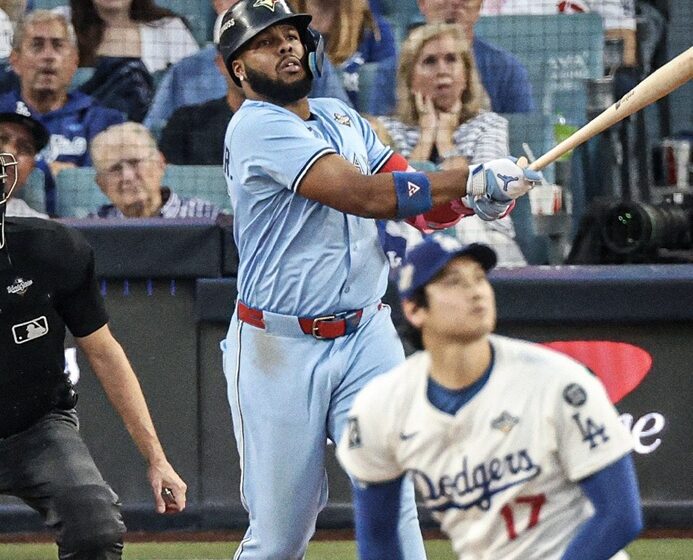  Ohtani pierde el duelo y Vladimir Guerrero Jr revive la Serie Mundial