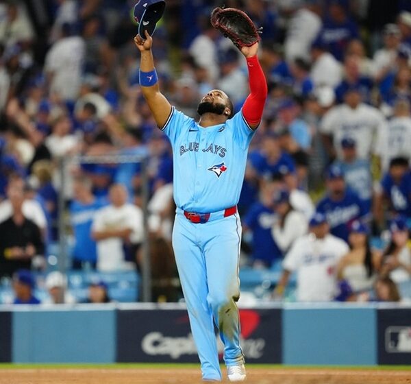  Con épica apertura, Yesavage tiene a Toronto a un triunfo de ganar la Serie Mundial