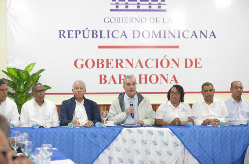 Presidente Abinader evalúa daños por el huracán Melissa en Ocoa y Barahona y dispone soluciones integrales