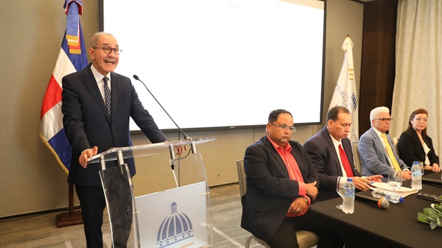  MESCyT lanza manual para evaluar y acreditar escuelas de medicina bajo estándares internacionales