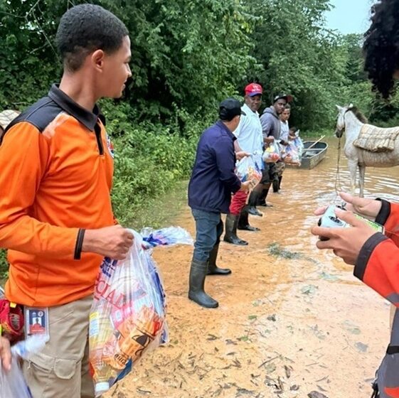 Dirección de Asistencia Social y Alimentación Comunitaria (DASAC) entrega kits de raciones crudas en el Distrito Nacional