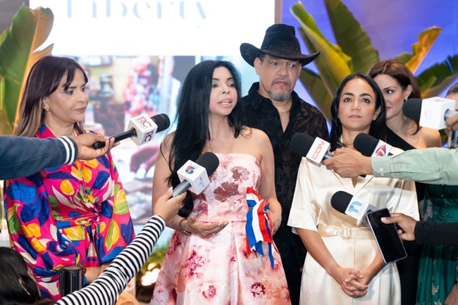  Procuraduría celebra la resiliencia y la inclusión en desfile del RD Fashion Week