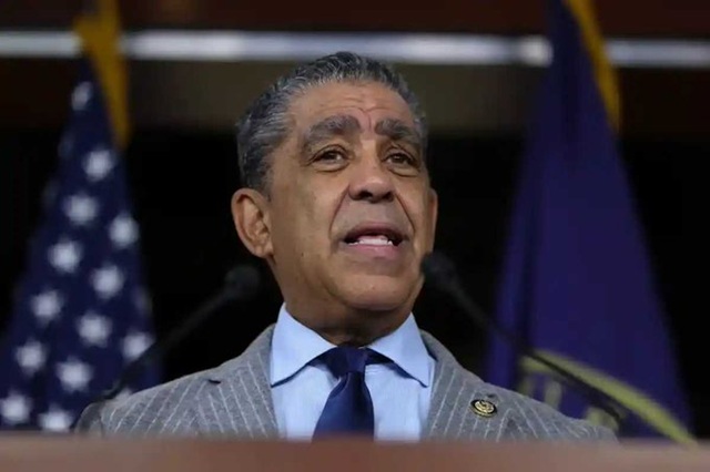   Espaillat y Gibbs condenan suspensión de fondos para infraestructura en Nueva York