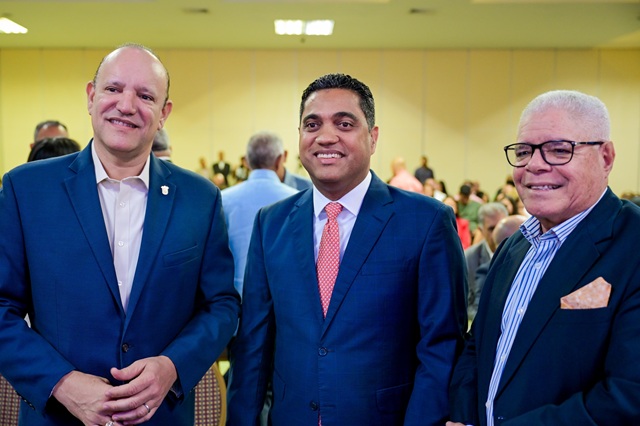  Alcalde Ulises Rodríguez respalda inversión de RD$2,000 millones en obras deportivas anunciada por Abinader