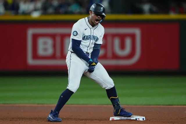  Julio Rodríguez define para Marineros sobre Ditroit 3-2; Polanco dio 2 HRs ,Seattle gana el Juego 2 de la ALDS y empata la serie