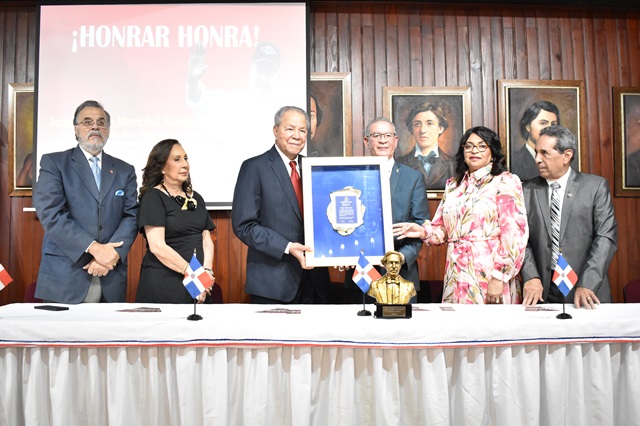 Legendario beisbolista Juan Marichal recibe “Tributo Patriótico” del Instituto Duartiano