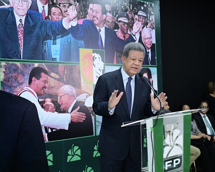  Leonel Fernández califica al Gobierno de “ineficiente” tras apagón general