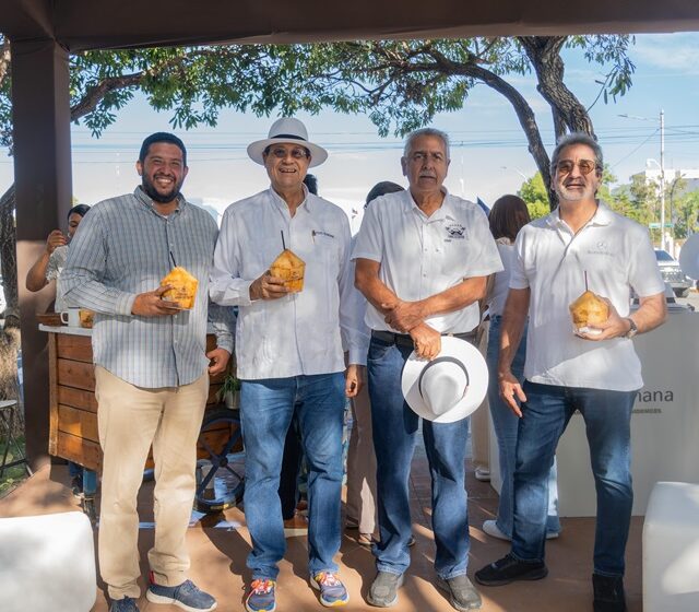  Celebran Cars & Coffee Santo Domingo