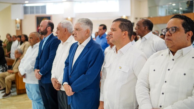  Eduardo Estrella reafirma valores y principios del Partido Dominicanos por el Cambio en 16 aniversario