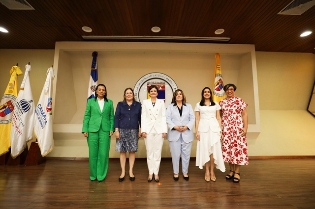  Raquel Peña encabeza graduación de 116 empresarias del programa MujerEs Avanza