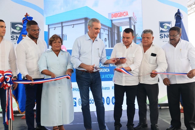  Presidente Abinader deja en funcionamiento áreas remozadas y ampliadas del Hospital Municipal La Victoria