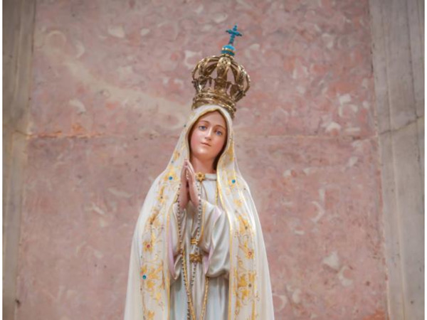  ¿Qué santo se celebra hoy 13 de mayo y cómo pedir ayuda a la La Virgen de Fátima?