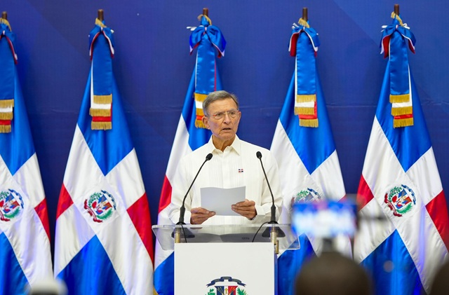  Canciller aclara acuerdo con EE. UU. no permitirá permanencia indefinida de extranjeros en RD