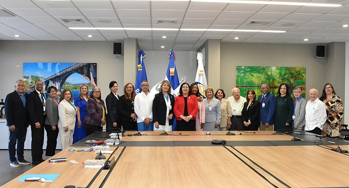  Rotary Club Santo Domingo Bella Vista e INFOTEP firman acuerdo