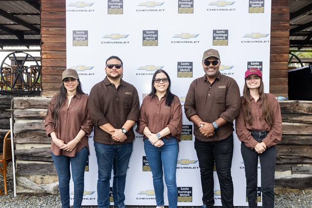  Clientes y aliados de Santo Domingo Motors y Chevrolet viven experiencia todoterreno