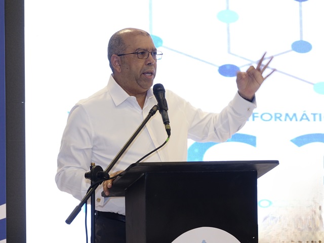  República Dominicana se prepara ante los desafíos de la computación cuántica y la IA