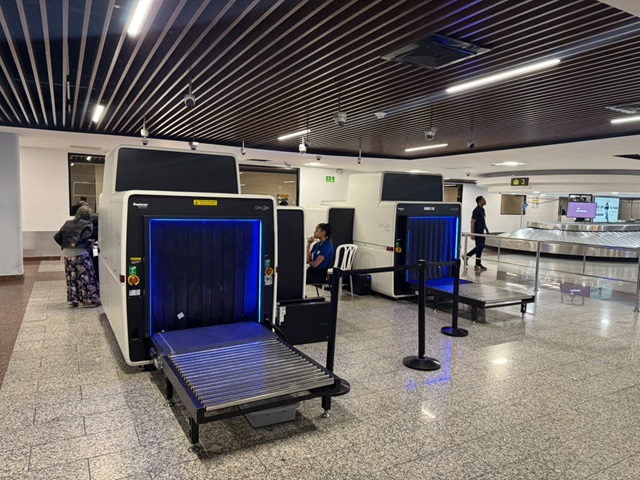  AERODOM instala cuatro nuevas máquinas de rayos X en el AILA para fortalecer el servicio de inspección de equipajes de la DGA